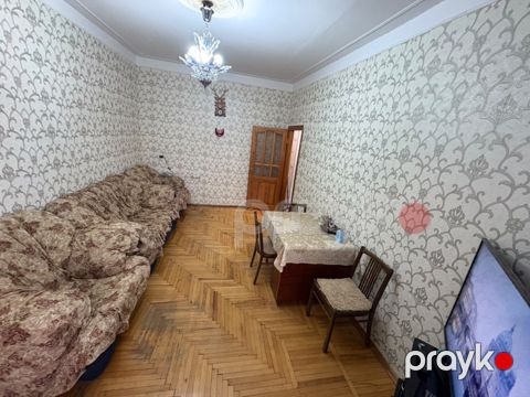 Satılır 3 otaqlı köhnə tikili 75 m²