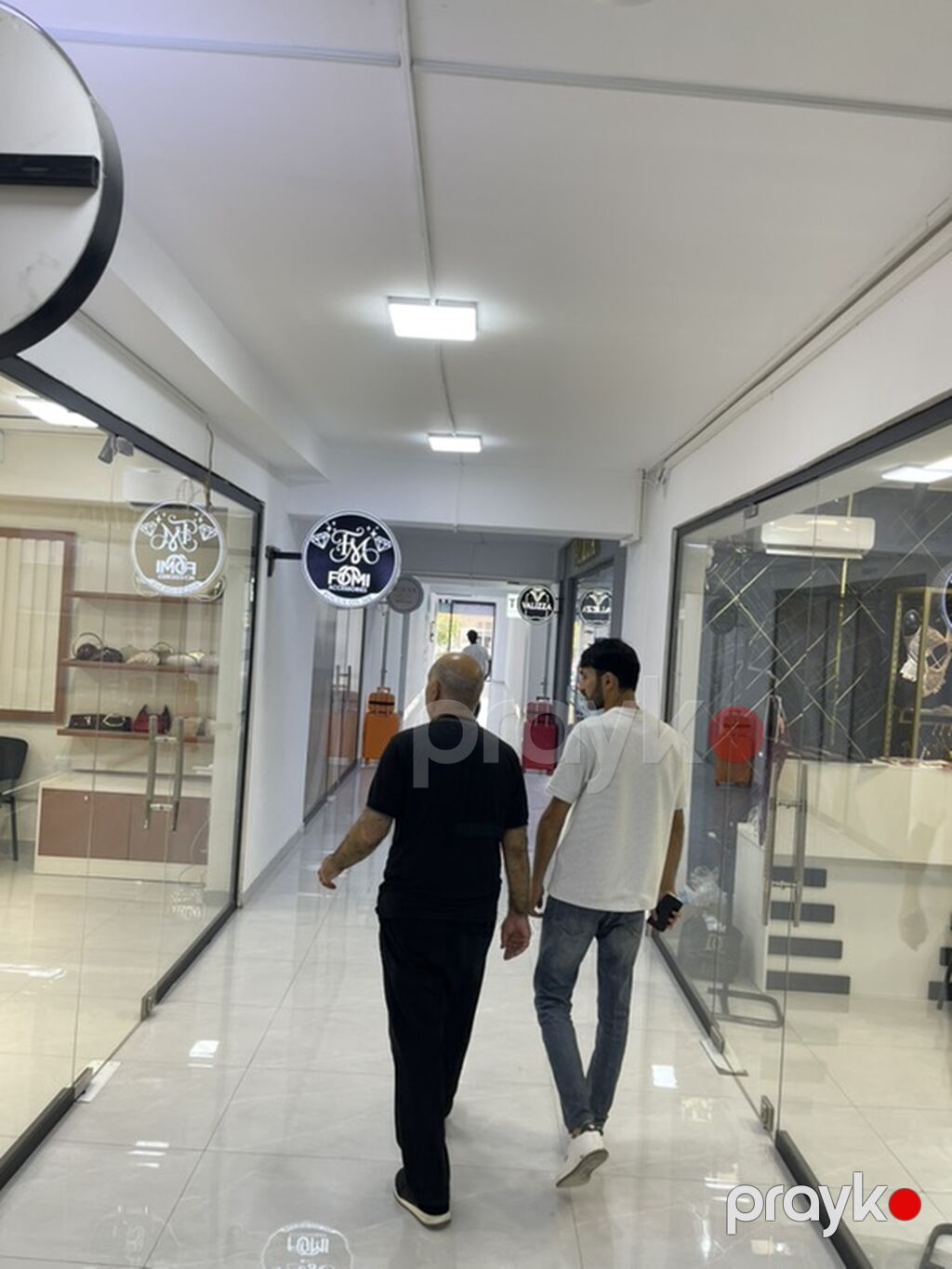 TESLA MALL – Ticarət Passagei (Giriş: “TİA BAKU” yazılı qapıdan) — Daşınmaz əmlak, Bakı (3)