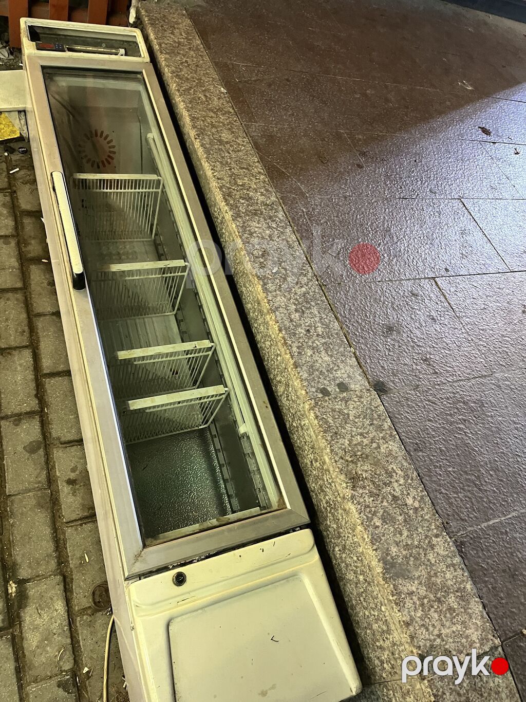 Salam geşeng soyudurdu 1ci el mende olub işlenmiş almamışam sadece — Soyuducular, Bakı (2)