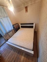 İkinəfərlik yataq dəsti - Ölçü: təxmini 140–160 sm en, 190–200 sm — Mebel