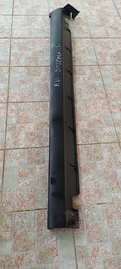Kia Sorento sol tərəf yan ətək (left side skirt/rocker panel moldingi)