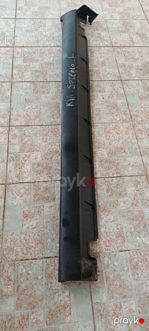 Kia Sorento sol tərəf yan ətək (left side skirt/rocker panel moldingi)