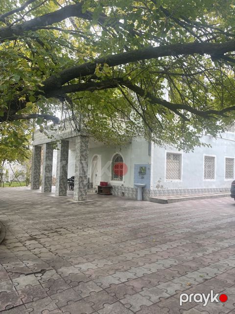Satılır 4 otaqlı həyət evi/bağ evi 300 m²