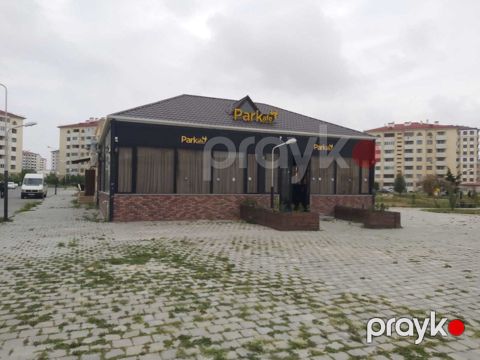 Satılır obyekt 508 m²