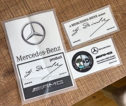 Mercedes-Benz və AMG etiketləri dəsti Məhsul tərkibi: - Böyük ölçülü