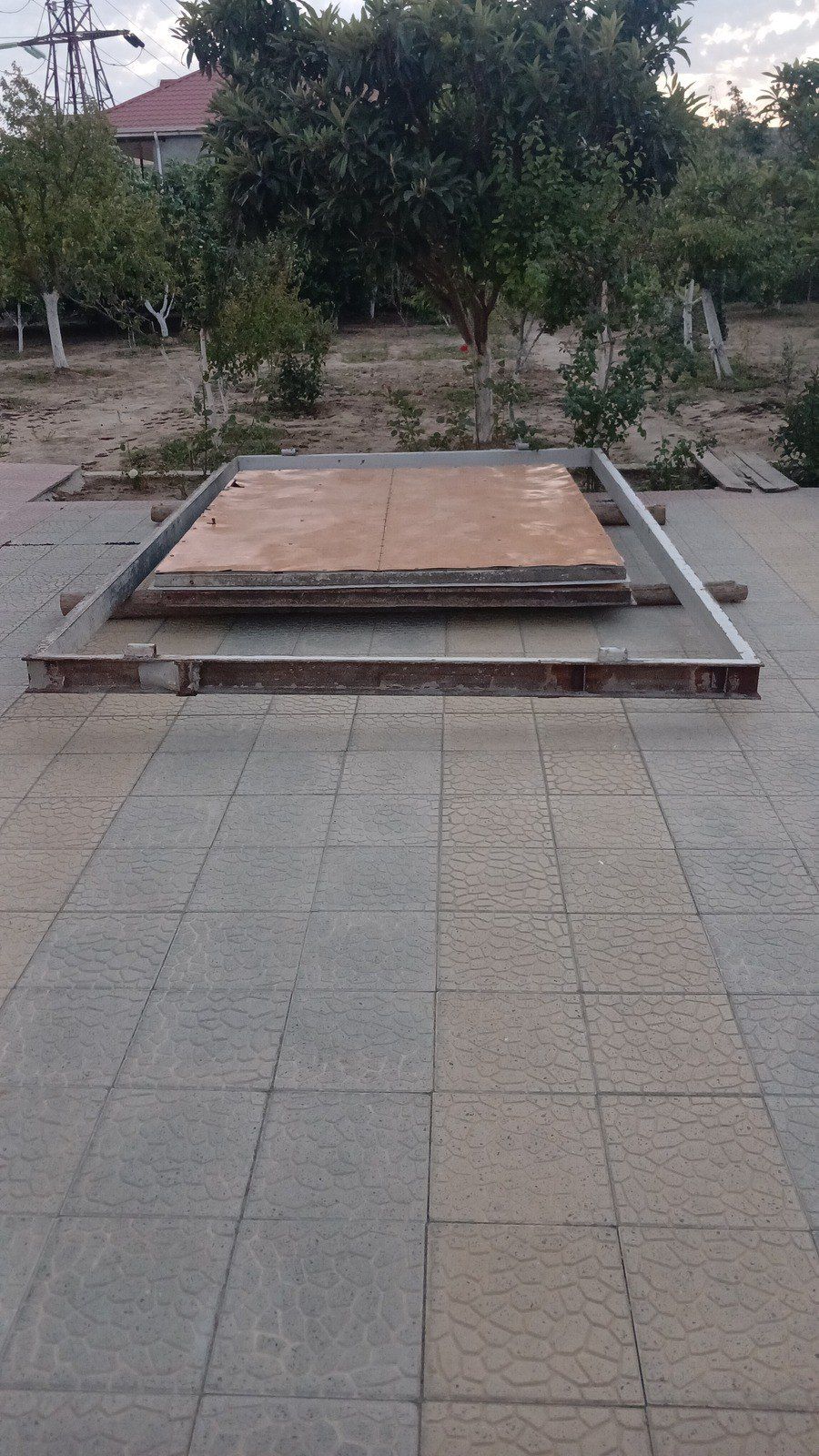 Qaraj qapısı — Mallar, Bakı