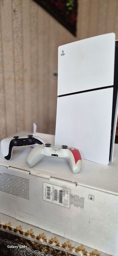 PlayStation 5 (diskli versiya) oyun konsolu Xüsusiyyətlər: - Disk