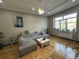 Satılır 7 otaqlı həyət evi/bağ evi 220 m² — Zakir bəy