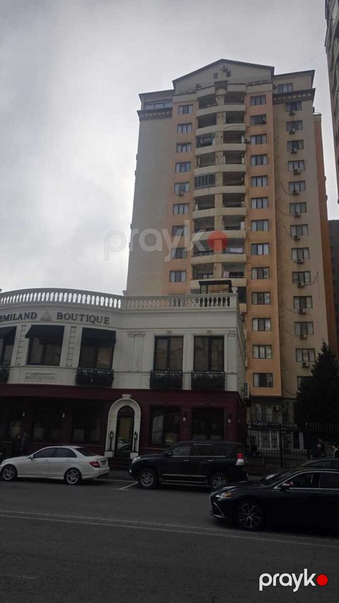Satılır 3 otaqlı yeni tikili 130 m²