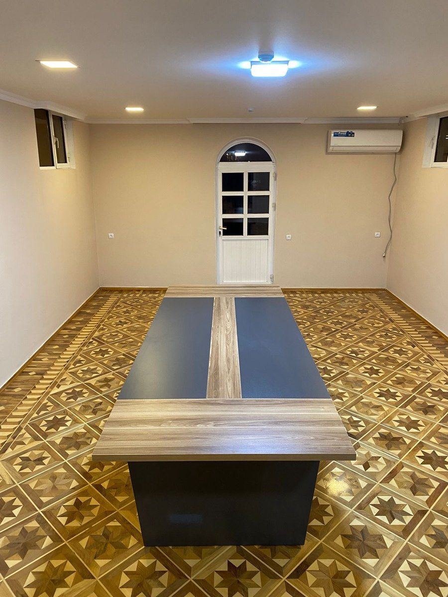 Konfrans masası — Mallar, Bakı (2)