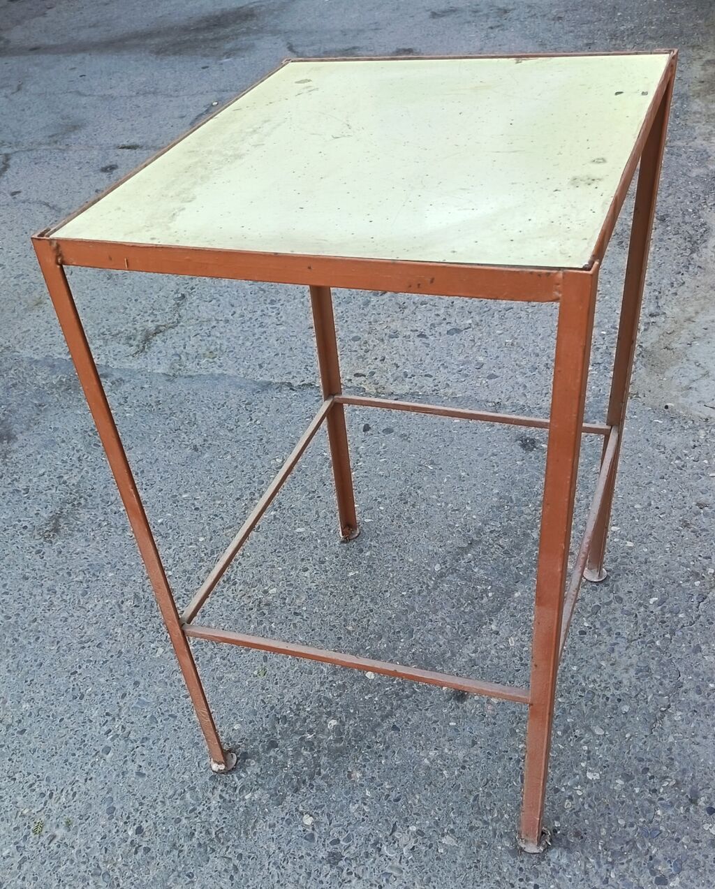 Metal karkaslı, mərmər örtüklü masa — 80 sm hündürlük — Masalar, Sumqayıt (3)