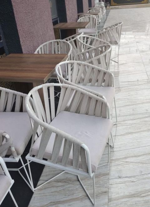 *SEVA XİRDALAN* Kafe restoran üçün 50 ədəd stul satilir. 1 ƏDƏDİ