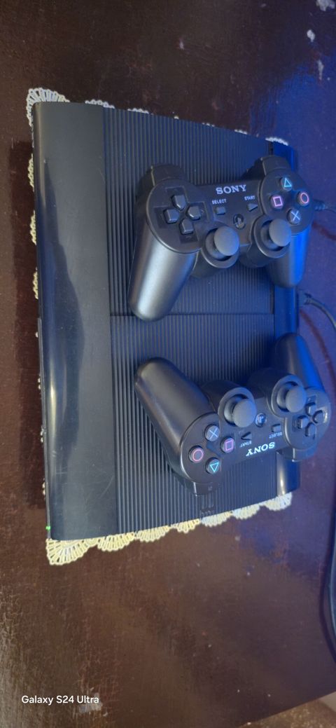 Sony PlayStation 3 Super Slim oyun konsolu — 2 gamepad daxil — Gaming consoles