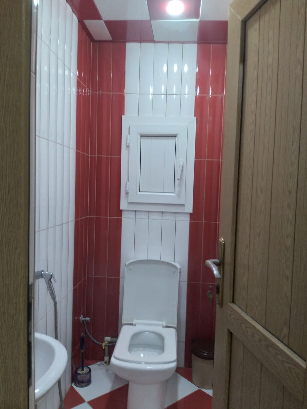 2 otaqlı mənzil – geniş və işıqlı zal, iri pəncərələr və balkon 2