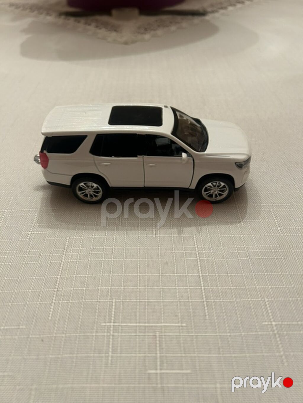 Ağ rəngli miniatür SUV model maşın oyuncağı - Korpus: ağ, qara — Mallar, Bakı (3)