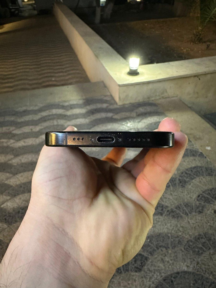 Apple iPhone 16 Pro Black Titanium 128GB/8GB — Mallar, Bakı (2)
