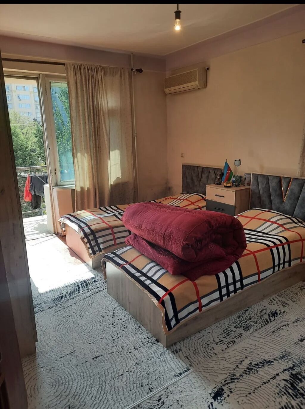 Kiraye Ev Verilir Razinde Asan xidmetin yani ev 20 si bosalir İsiq qaz