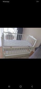 Besik 90 azn beshik qiragi acilir baglanir, terpenir. Ushaq boyuyende — Furniture
