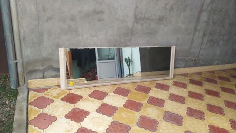 Dekorativ divar güzgüsü, düzbucaqlı, naxışlı çərçivəli