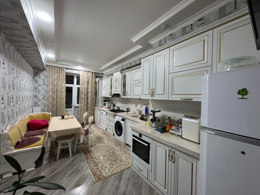 Satılır 4 otaqlı yeni tikili 130 m² — Mənzil, Bakı