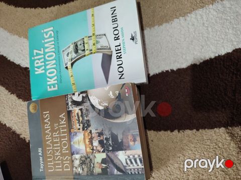 Məhsul: Kitablar və portfel dəsti 1) Kitab: “Kriz Ekonomisi: Dünya