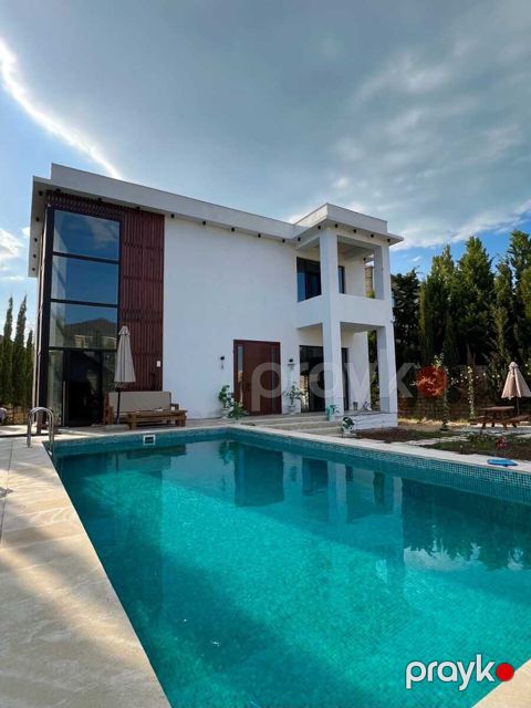 Satılır 4 otaqlı həyət evi/bağ evi 226 m²