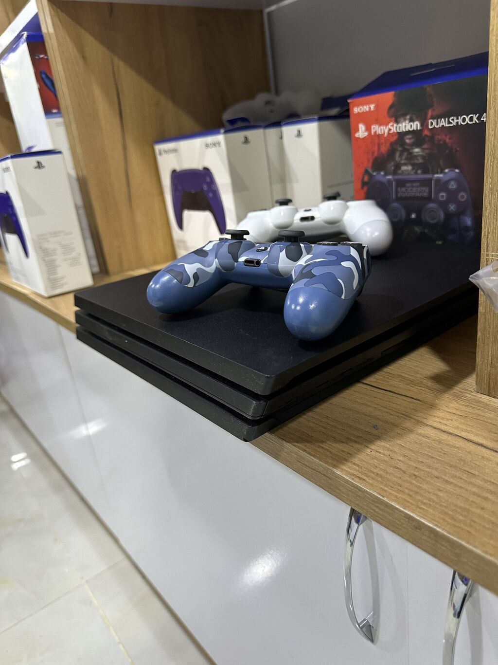 Sony PlayStation 4 Pro oyun konsolu Ideal veziyyetdedir icinde 150+ — Elektronika, Bakı (3)