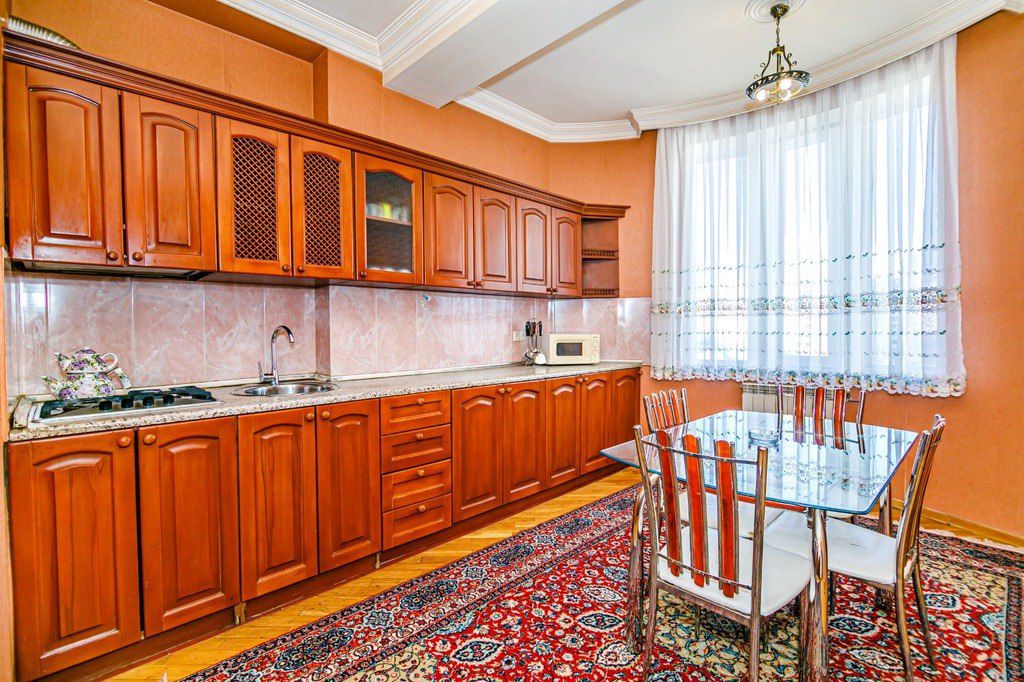 İcarəyə verilir 3 otaqlı yeni tikili 160 m² — Mənzil, Bakı (9)
