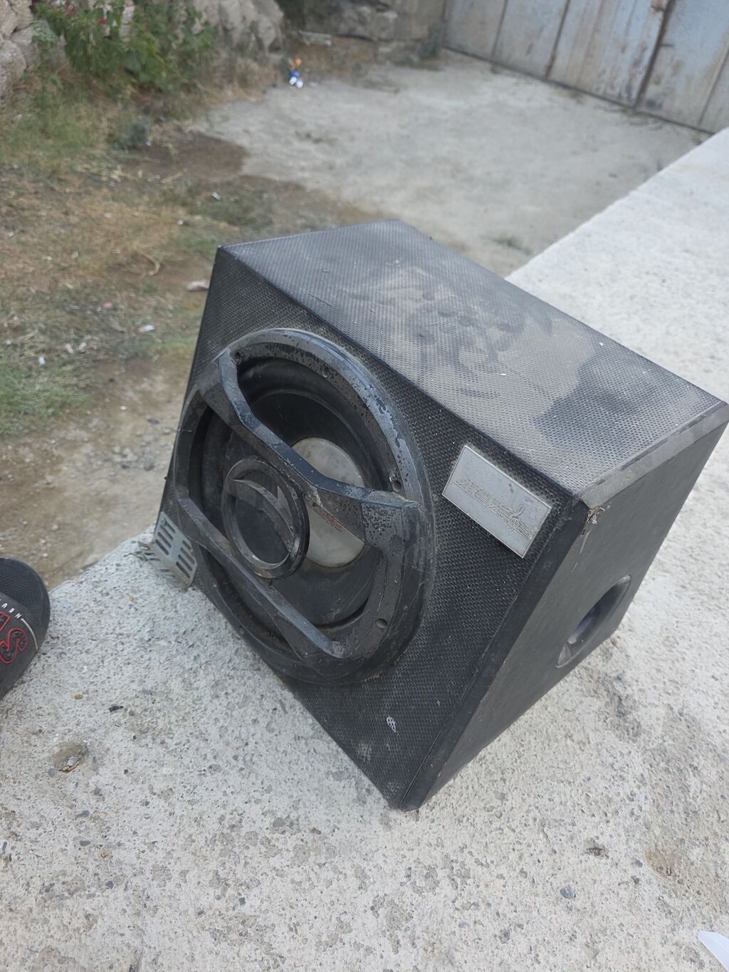 Aktiv bas səsgücləndiricisi (subwoofer) - Korpus: taxta/kompozit, ön — Elektronika, Digah (5)
