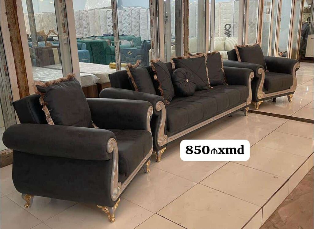 Qonaq otağı üçün zərif klassik dəst - Tərkib: 3 yerlik divan + 2 ədəd