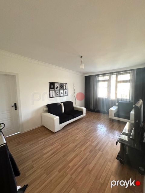 Satılır 2 otaqlı köhnə tikili 50 m²