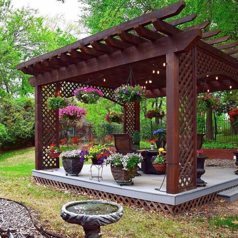Bağ üçün taxta pergola – dekorativ kölgəlik konstruksiya