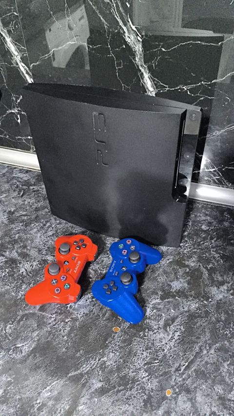 Sony PlayStation 3 (PS3) Slim oyun konsolu Xüsusiyyətlər: - Model — Gaming consoles