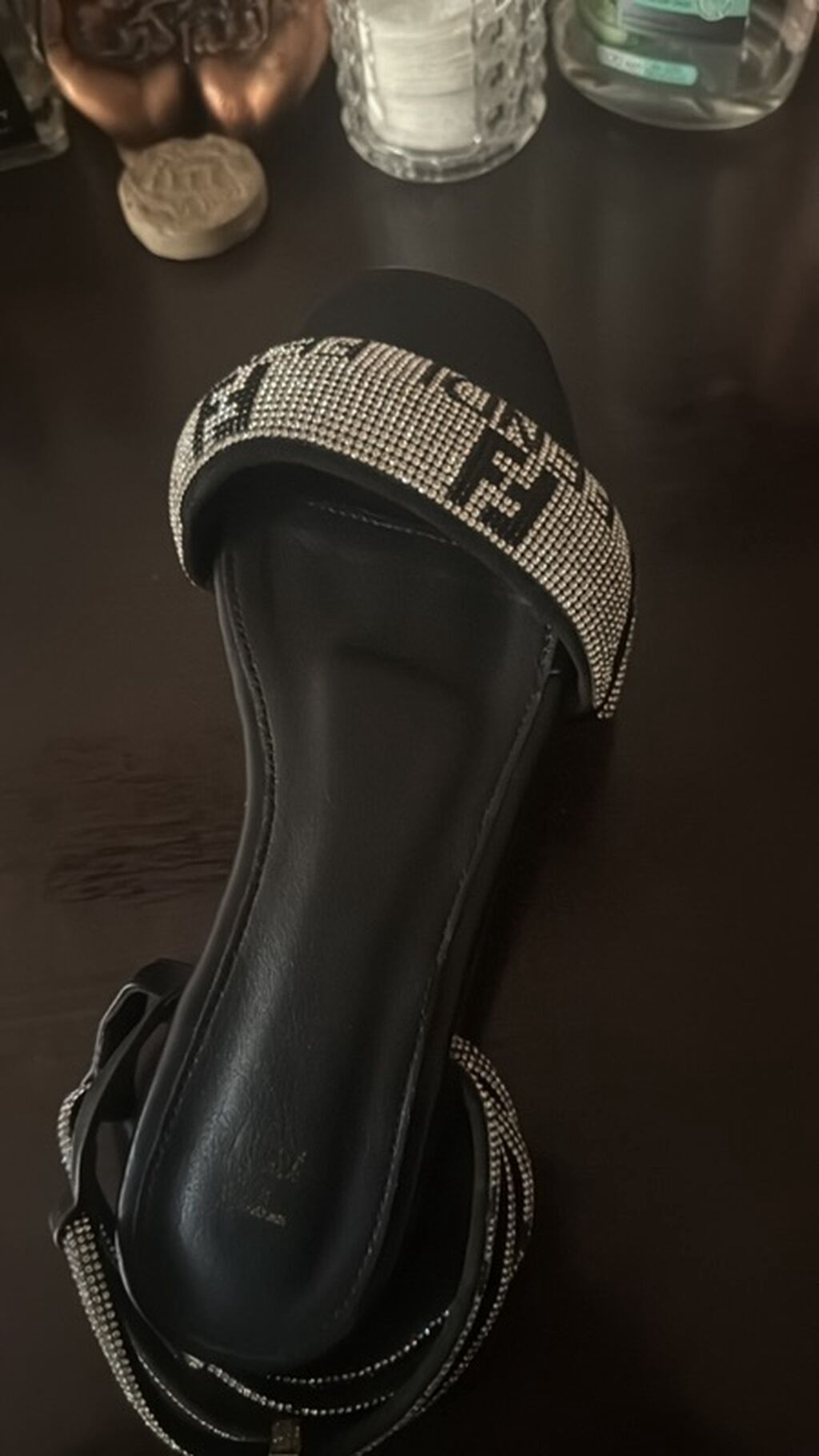 Fendi rhinestone sandal — qara rəngdə, düz tabanlı, kvadrat burunlu — Şəxsi əşyalar, Masazır (2)