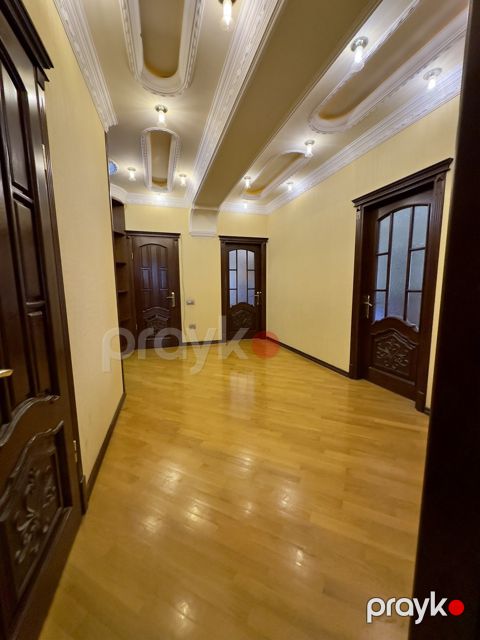 Satılır 3 otaqlı yeni tikili 136 m²