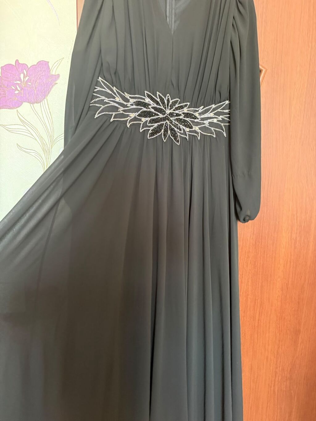 Qara uzun ziyafət donu 48-50 razmer - Model: V-yaxa, uzun qollu, axıcı — Şəxsi əşyalar, Bakı (2)
