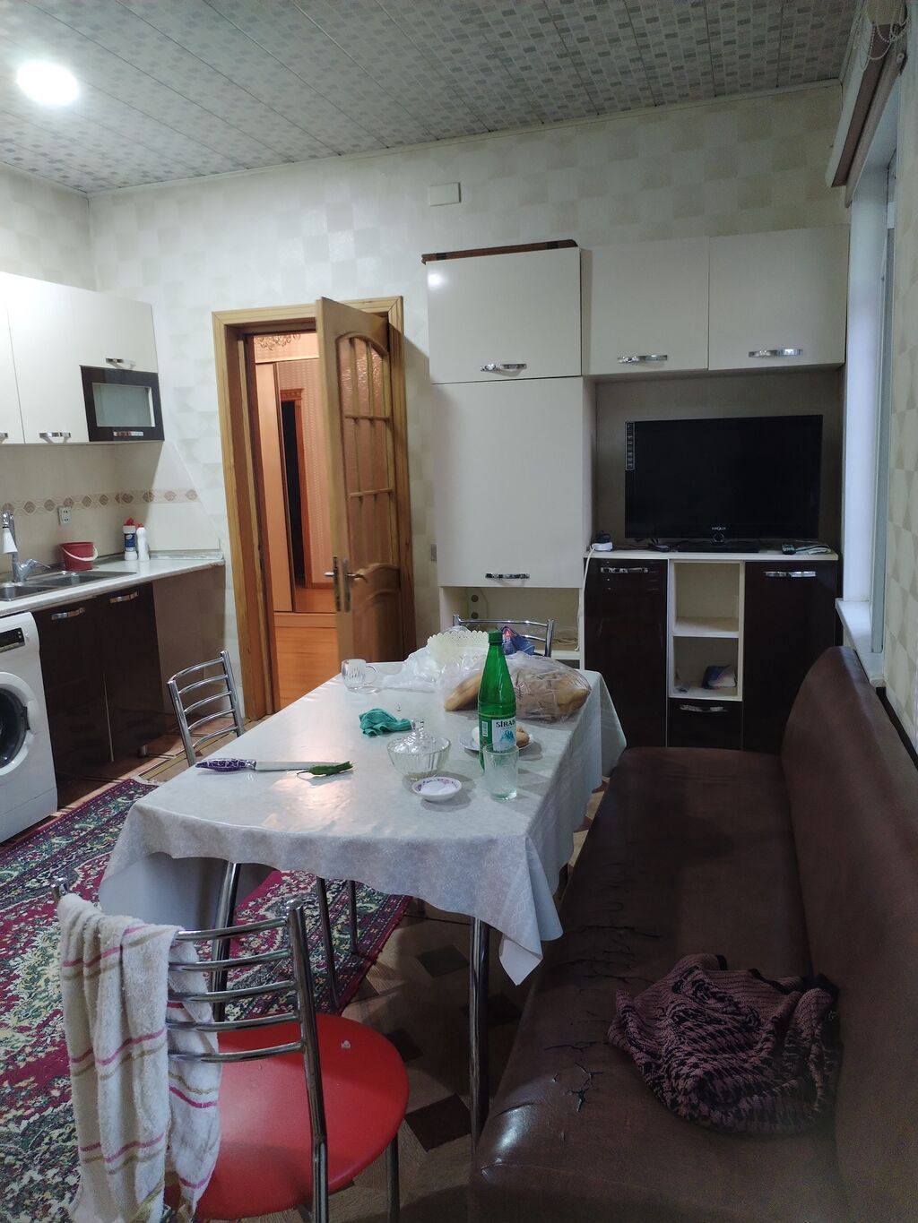 4 otaqlı mənzil/interyer komplekti - Geniş, işıqlı zal: asma tavan