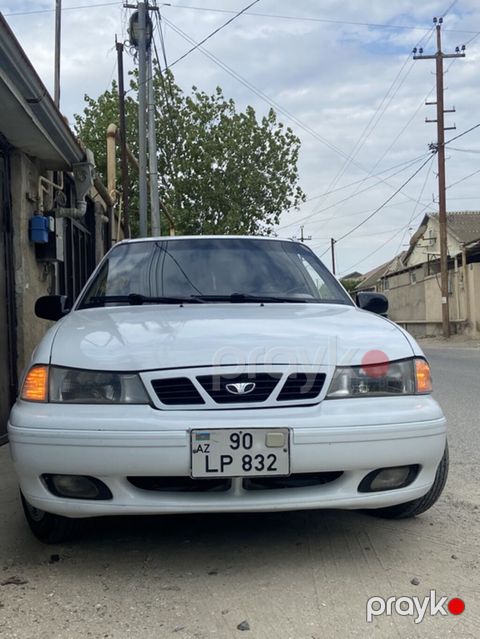Daewoo Nexia sedan – ağ rəng