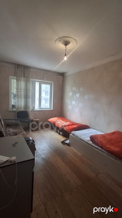 Satılır 1 otaqlı köhnə tikili 44 m²