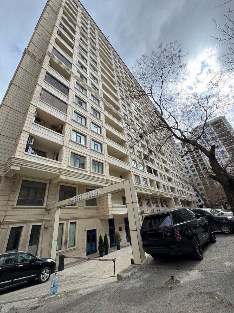 Satılır 4 otaqlı yeni tikili 240 m² — Mənzil, Bakı