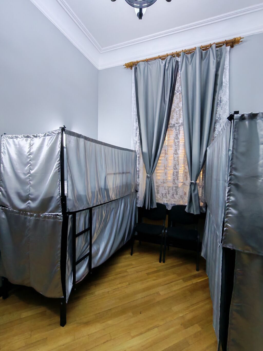 Baku Hostel 365 – Sizi gözləyirik! 🏨 📌 Ünvan: Vidadi küçəsi 141, Qış