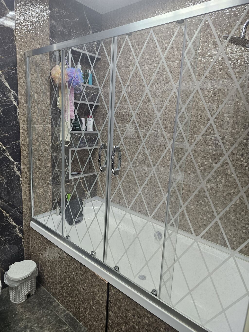 Şüşə sürgülü duş kabinli vanna - Material: temperli şüşədən 4 bölməli — Santexnika, Bakı (2)