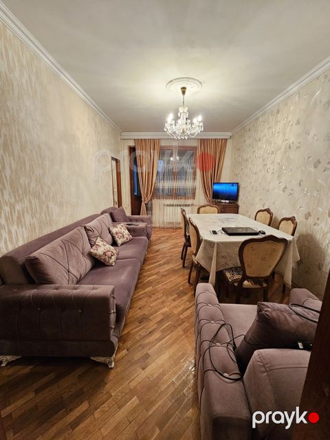 Satılır 3 otaqlı köhnə tikili 80 m²