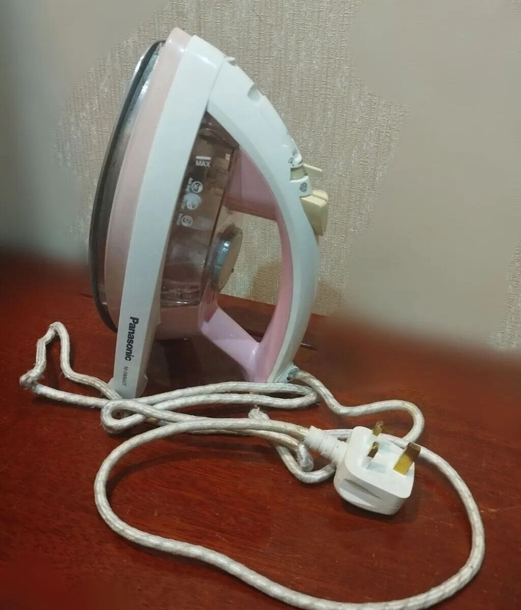 Panasonic Buxarlı ütü Ütü İstifadə edilib.İstifadəyə tam