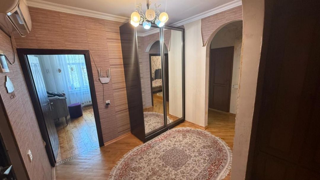 Satılır 4 otaqlı köhnə tikili 110 m² — Mənzil, Bakı (8)