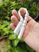 Əl işidir Ağ rəngli keramika təsbeh sapı və muncuq dəsti - Material — Elektronika