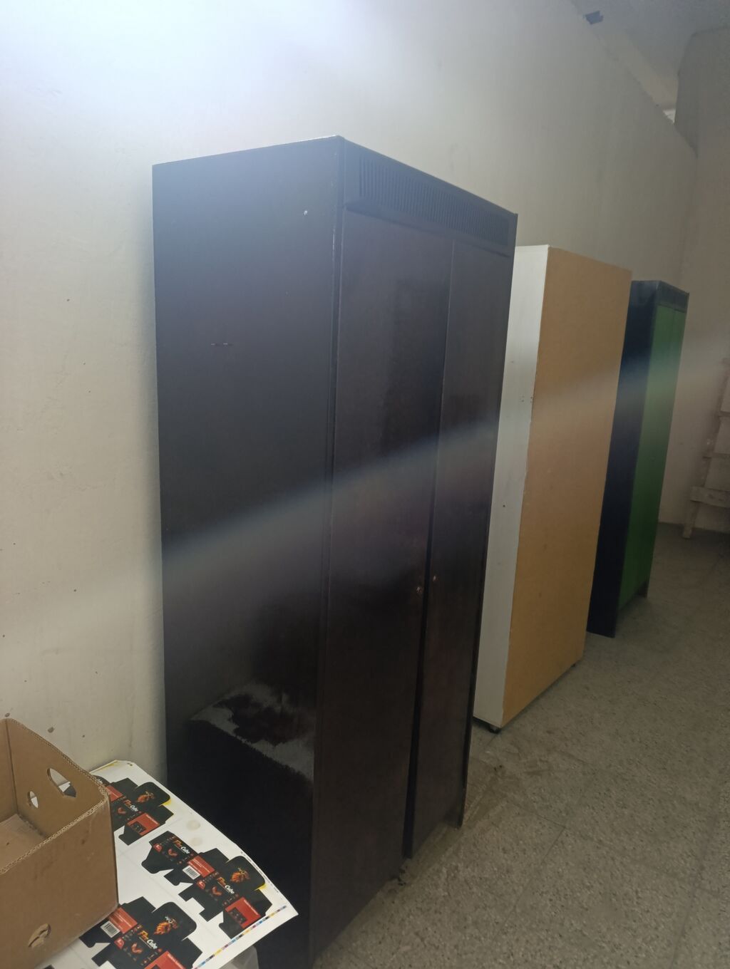 Metall şkaf – 2 qapılı, havalandırma panjurlu üst hissə ilə — Mallar, Bakı (2)