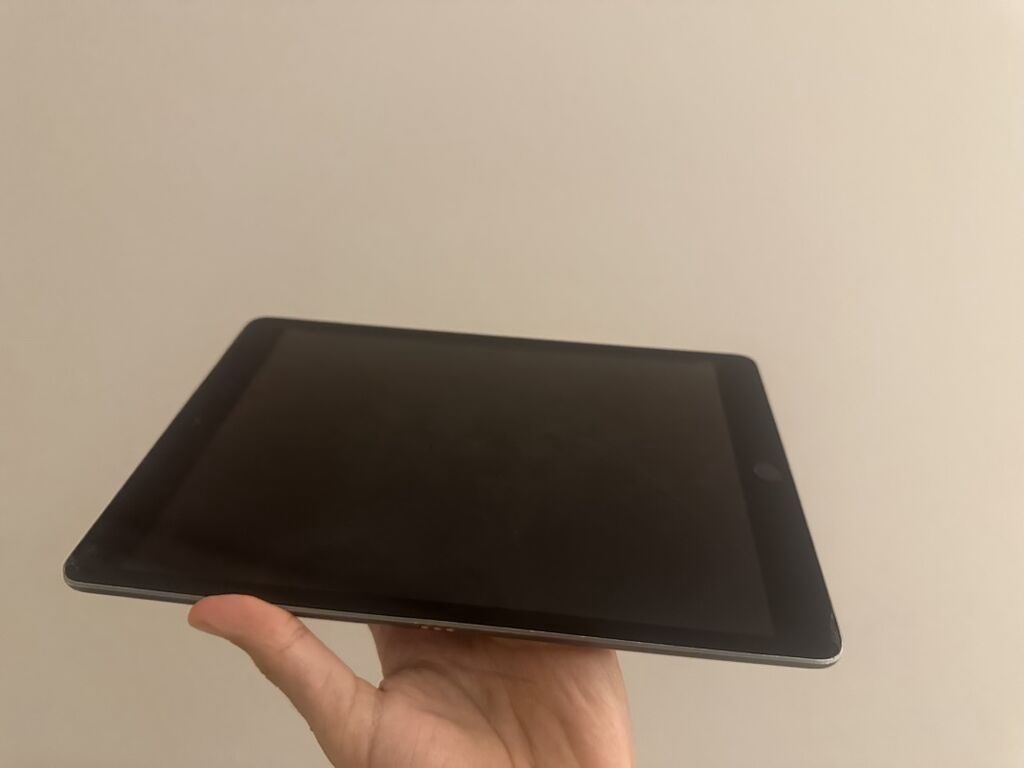 IPad 8 128 GB satılır iPad 8 128 GB satılır. İşlək vəziyyətdədir — Elektronika, Bakı (2)