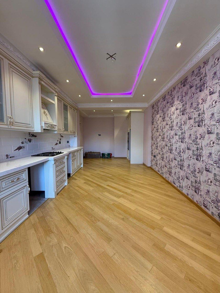 Satılır 4 otaqlı yeni tikili 217 m² — Mənzil, Bakı (12)