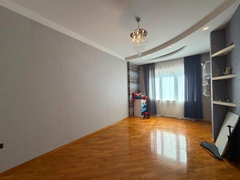 Satılır 3 otaqlı yeni tikili 130 m² — Bakı